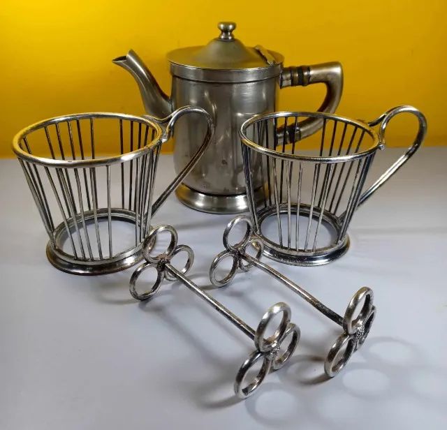 Conjunto Bule dois suportes copos e dois descansos talheres Grand Silver Company 1930  