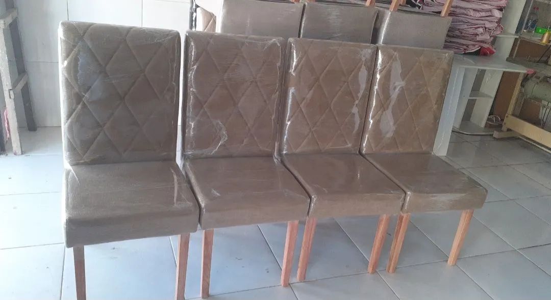 Cadeiras Para Sala de Janta Acolchoadas - Foto 3