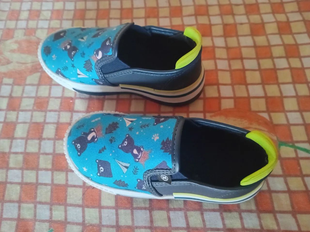 Tênis Infantil com Desenho de Ursinhos