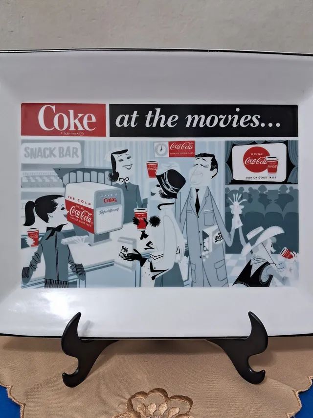 Antiga Bandeja  de Porcelana da Coca Cola  - Foto 2