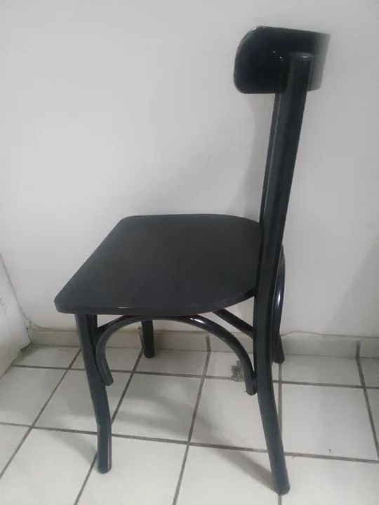 Cadeira  tubular Assento Madeira bem reforçada preta - Foto 4