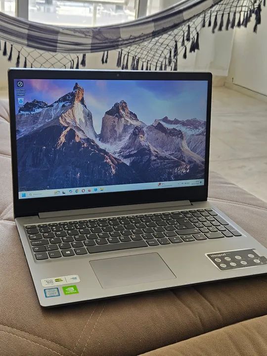 Notebook Lenovo 15.6, I5 8th, 8GB RAM, 1TB