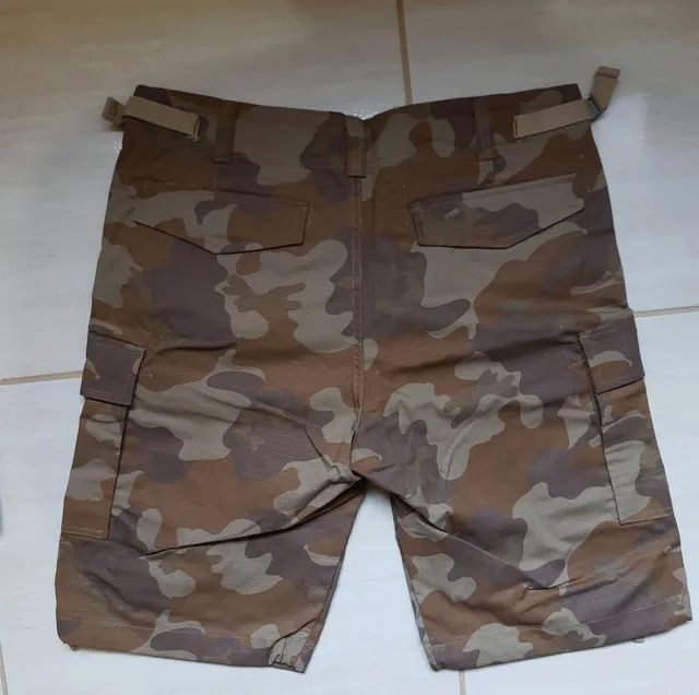 Bermuda Masculina Camuflada Kaqui