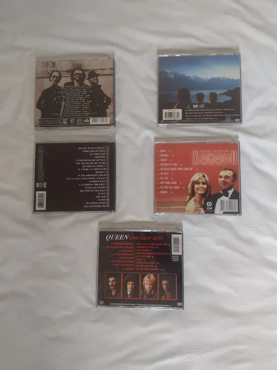 CDs do Queen, Bee Gees, Xanadu e Johnny Rivers - Foto 3