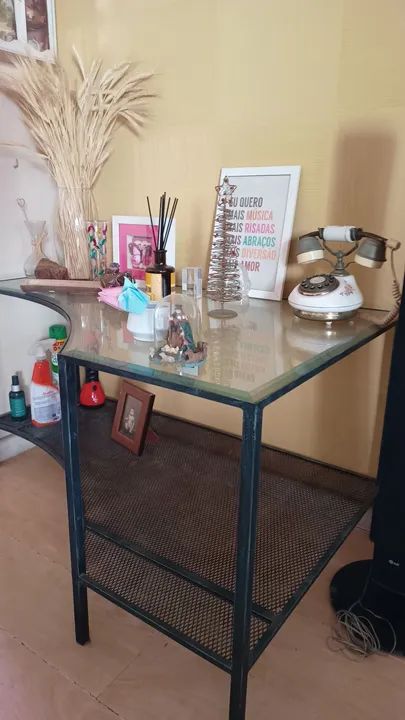 Mesa tipo aparador em vidro blindex e ferro patinado  - Foto 3
