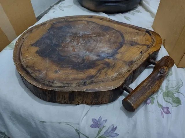 Tábua de carnes rústica