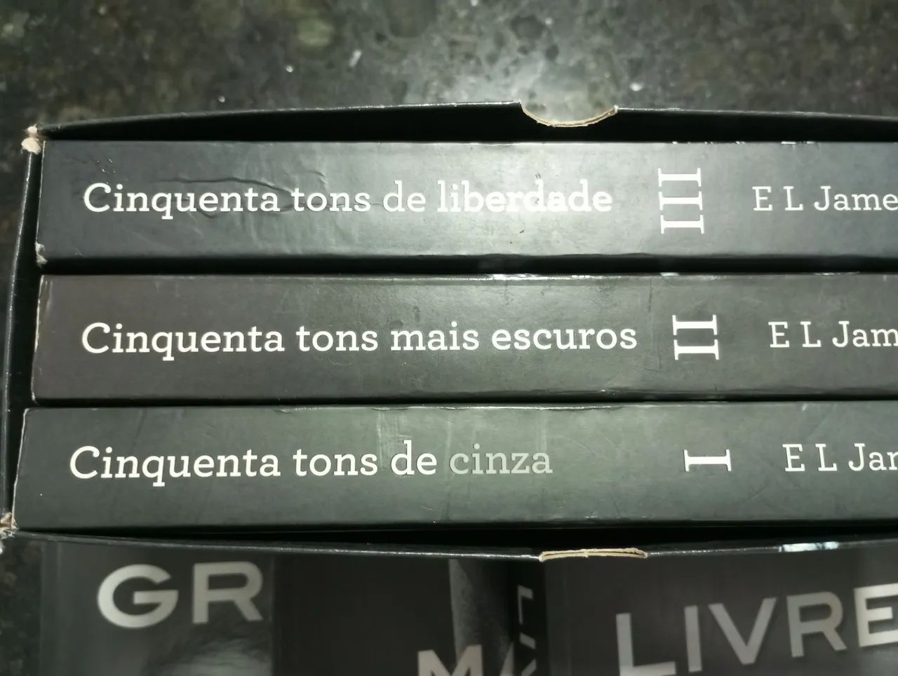 Trilogia completa Cinquenta Tons de Cinza  - Foto 2