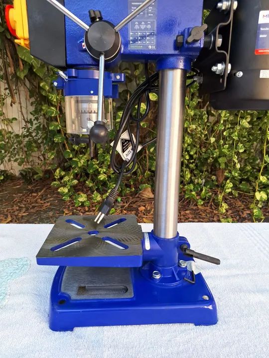 Furadeira de bancada 5/8", 3/4hp, 16mm, 110v, MENEGOTTI , nova. - Foto 3