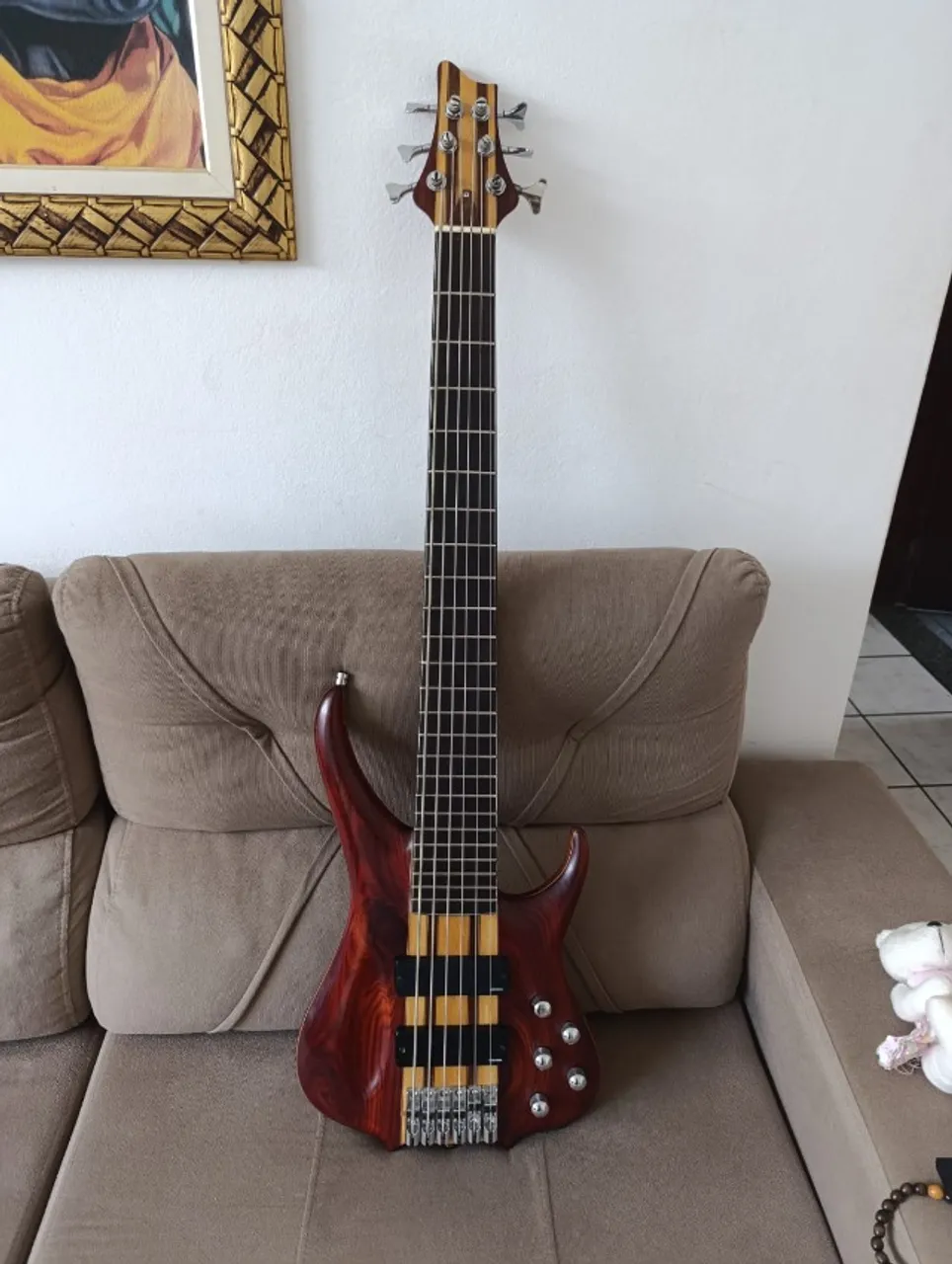 contrabaixo de 6 cordas luthier