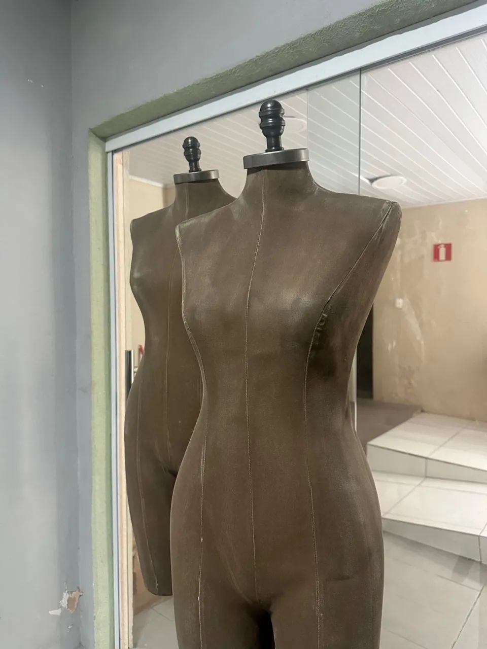 Manequim da marca expor- impecável 