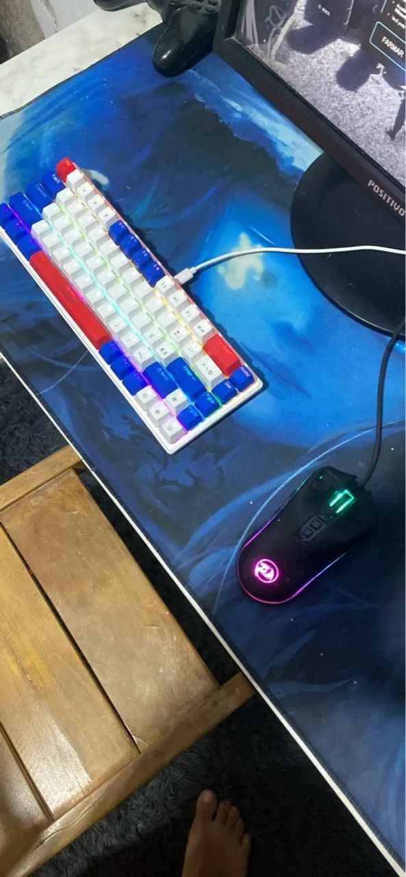 Kit Teclado Mecânico e Mouse Gamer RGB