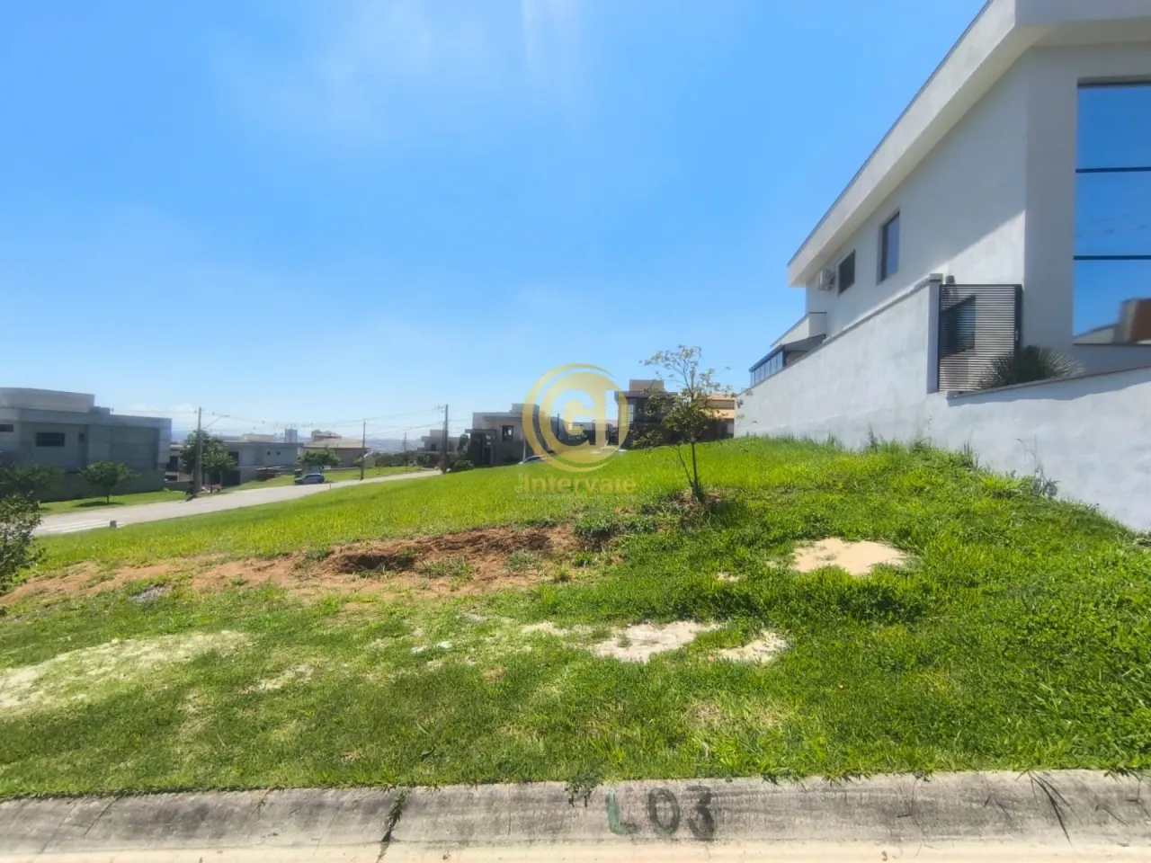 Terreno em Condomínio à Venda em Jacareí-SP - 250,00 m² de Área no Residencial Fogaça