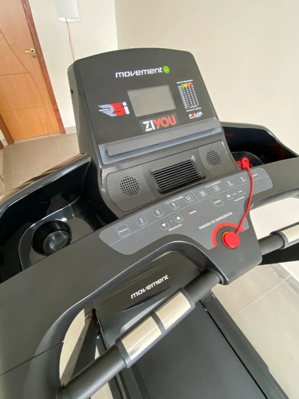 Esteira Movement R5i Inclinação Automática 64293896787201121