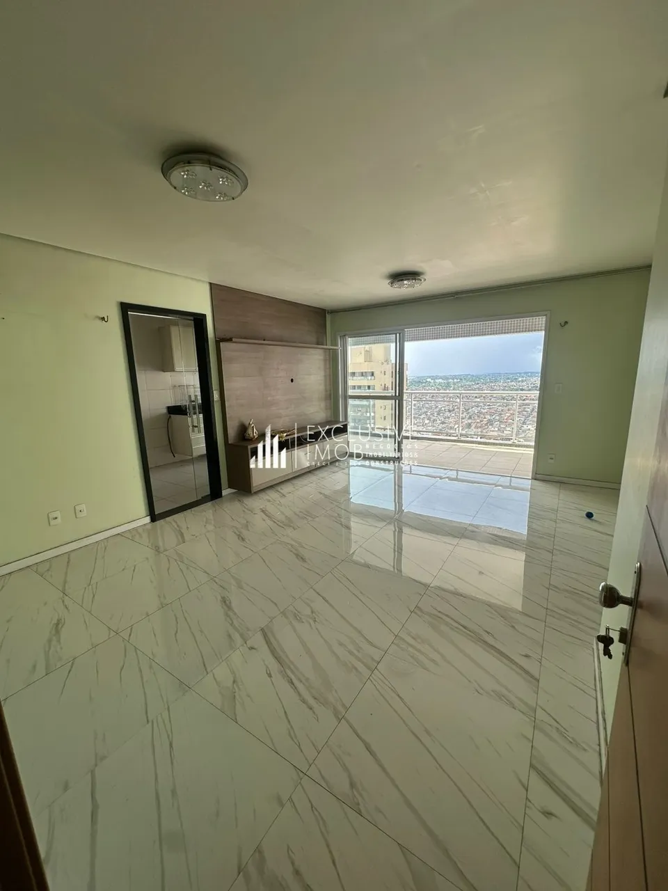 Leidiani Souza Vende: Ed. Torre Cenário com 125m², 3 Suítes, Varanda Gourmet, Andar Alto,