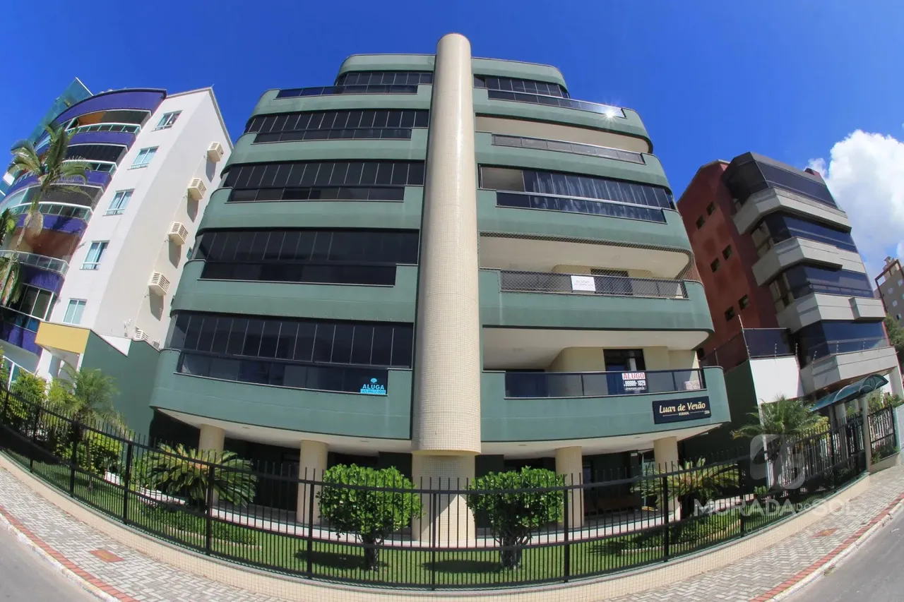Apartamento com condomínio de frente para o mar!