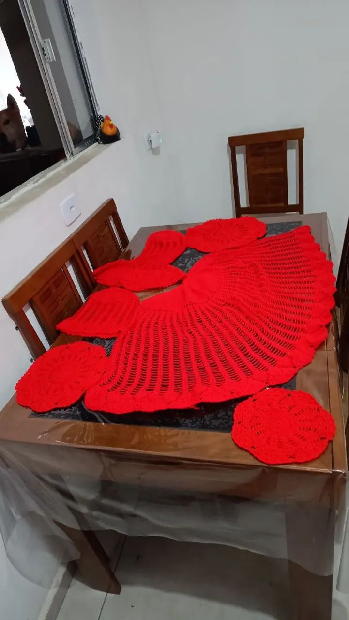 Jogo de mesa de crochê vermelho