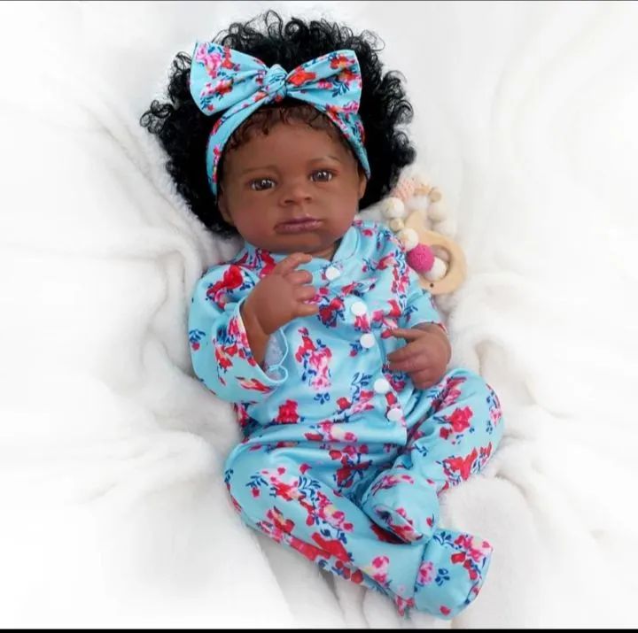 Boneca Reborn Negra de Silicone - Realista e Linda - Foto 5