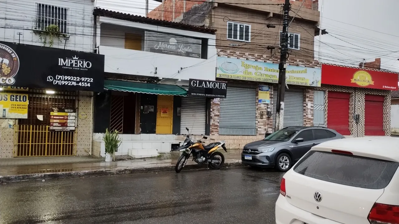 Alugo ponto comercial na via principal da Lama Preta em frente ao supermercado mix .