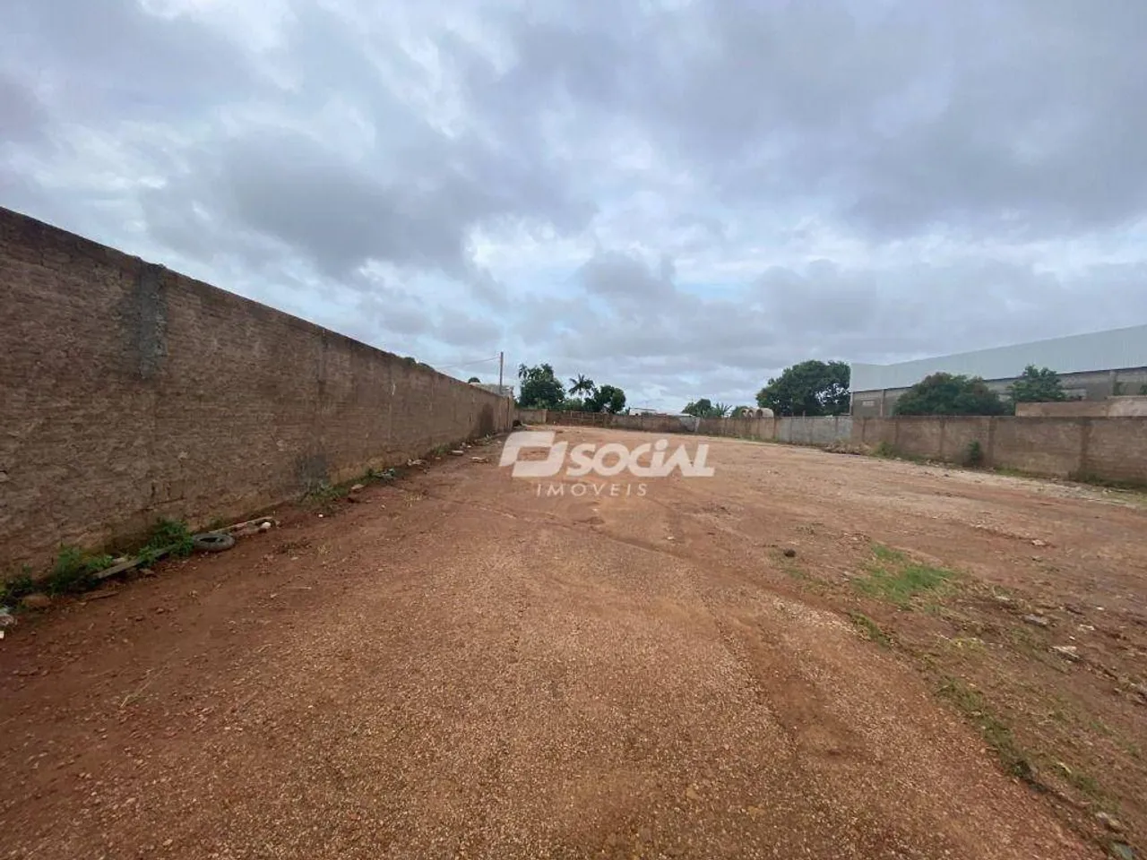 Ótimo terreno para locação medindo aproximadamente 4000M², Localizado na Av. Mamoré, Bairr