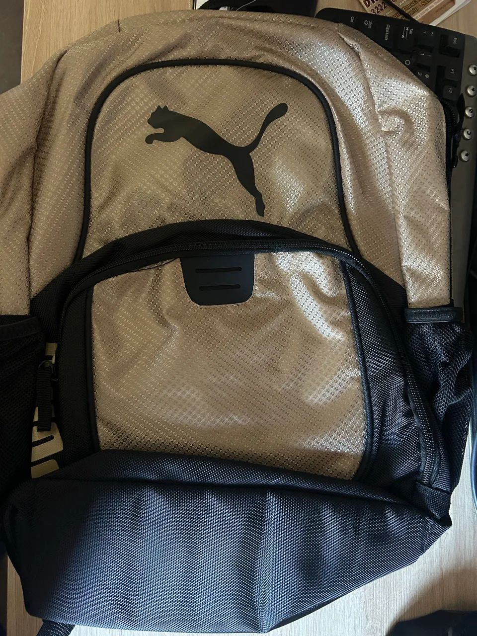 Mochila puma dourada - Foto 3