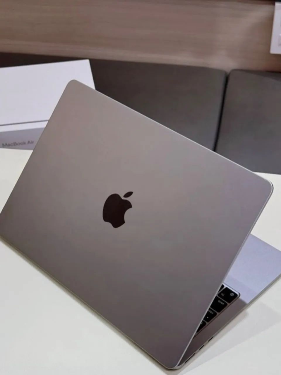 Apple MacBook Air M2 8/256GB (2022) Tela 13.6 Lacrado com 1 ano