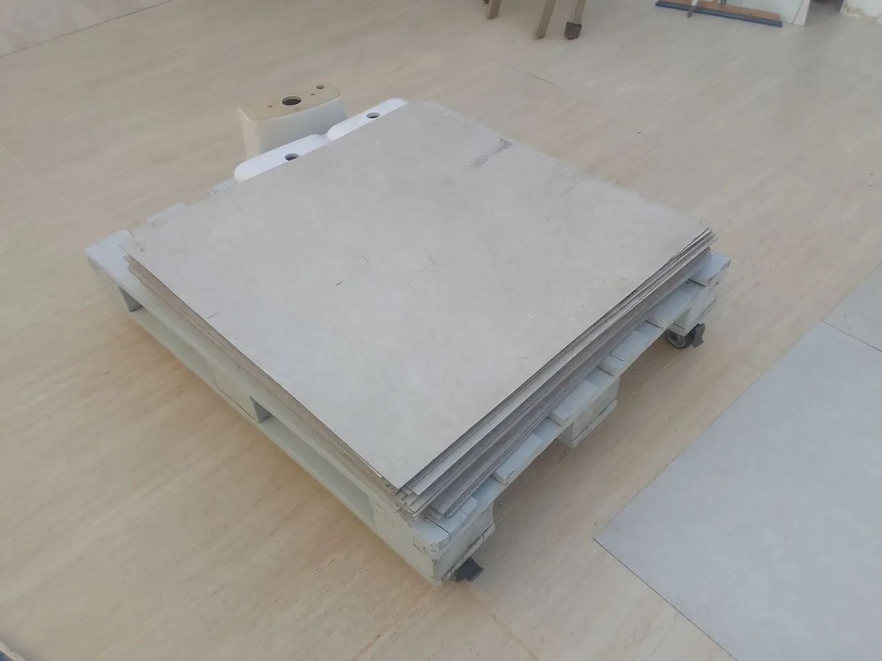 Piso flutuante 90X90 tenho 48 metros 