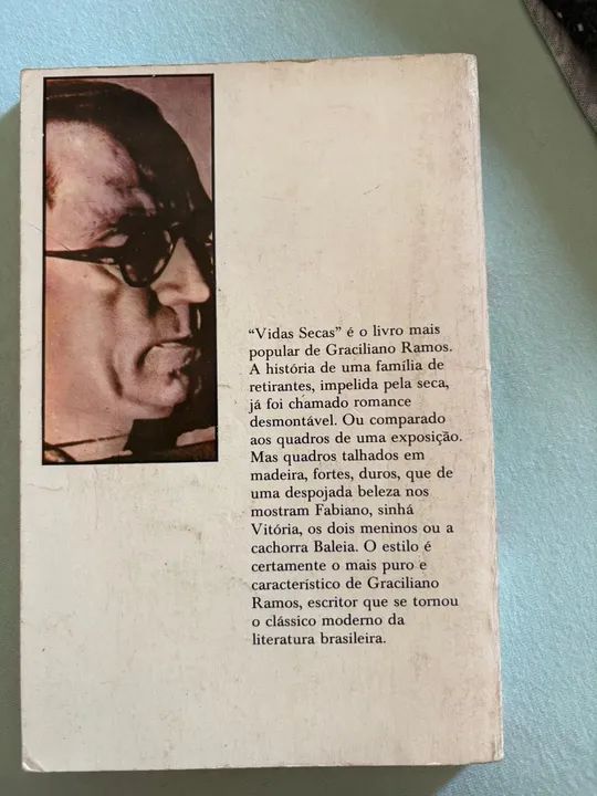 livro Vidas Secas  - Foto 2