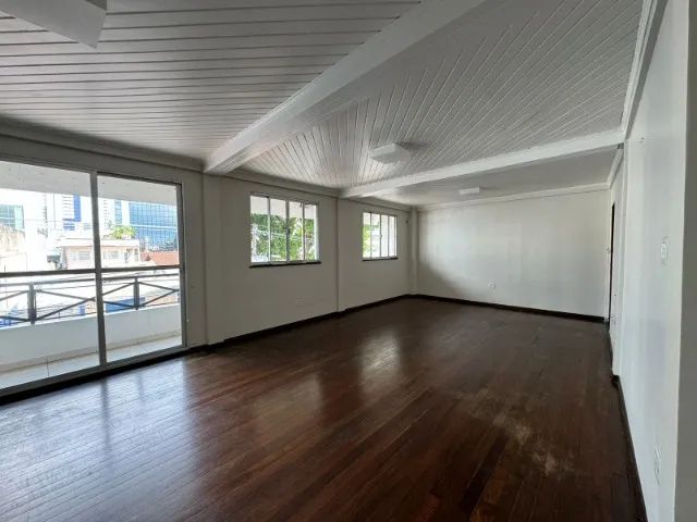 Prédio Comercial 3 Pisos c/ 9 Salas proximo a Djalma Batista  - Foto 2