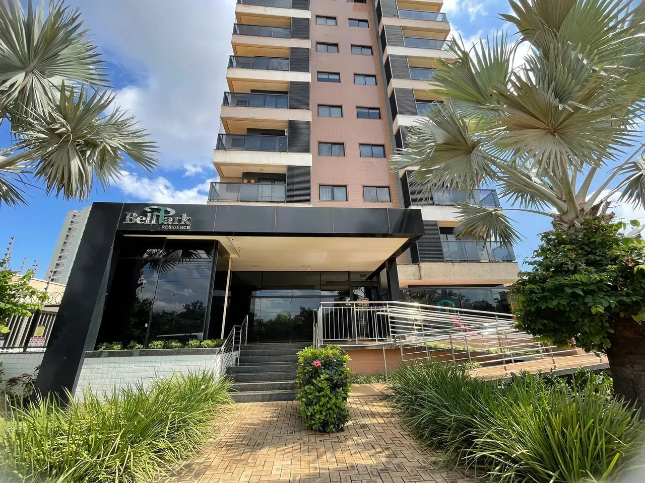 Apartamento à venda - 308 sul - 2 quartos (uma suíte) - 2 vagas - Bell Park