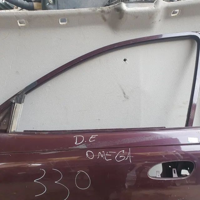 Porta dianteira esquerda Chevrolet Omega 1999 C/detalhes - Foto 2