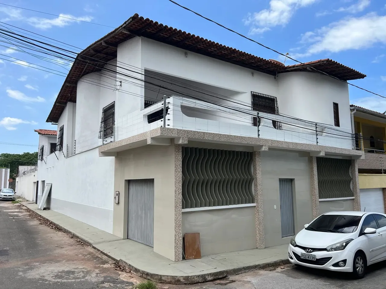 Alugo Casa Duplex Solta, 4 suites, terraço, quintal, duas vagas, motor eletrico, Hab, Turu