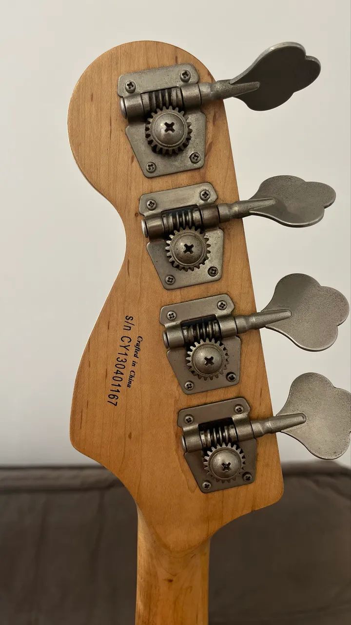 fender squier jazz bass