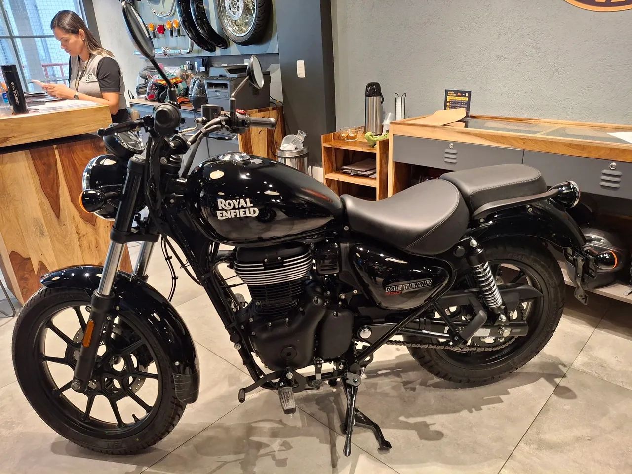Meteor FireBall Black 350cc - Amanda 