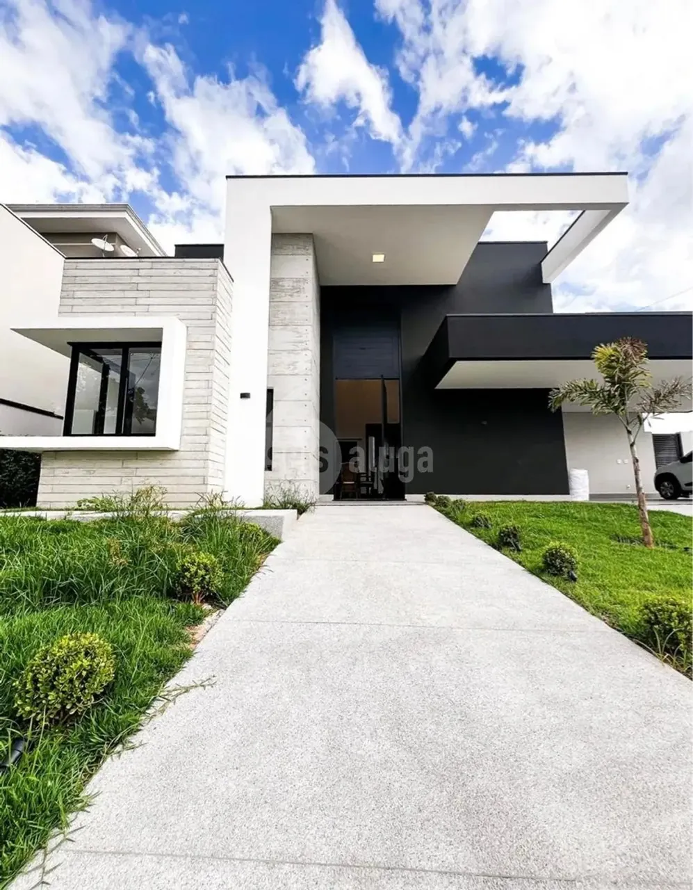 Casa à Venda no Swiss Park Campinas: 3 Suítes, 229m², Condomínio