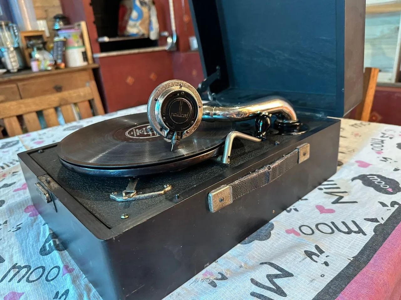 Vendo gramofone impecavel marca Pallard suiço - Foto 5