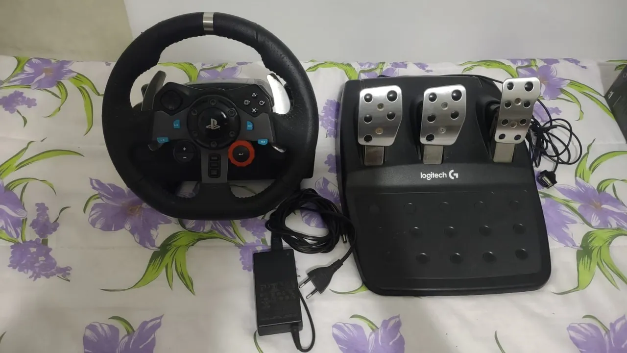 Volante e Pedais Logitech G29 - PS4/PS5 e PC