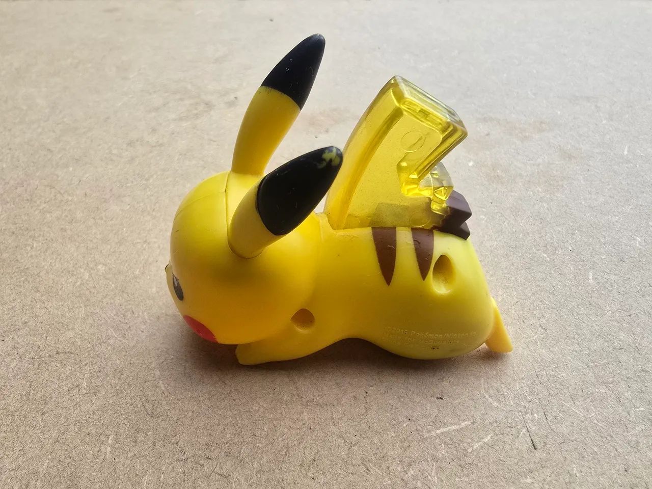 Boneco Pokémon Pikachu rodinha Mc Donalds 2015