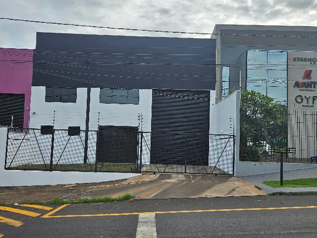 Alugo salão comercial/Indistrial com 228 m2