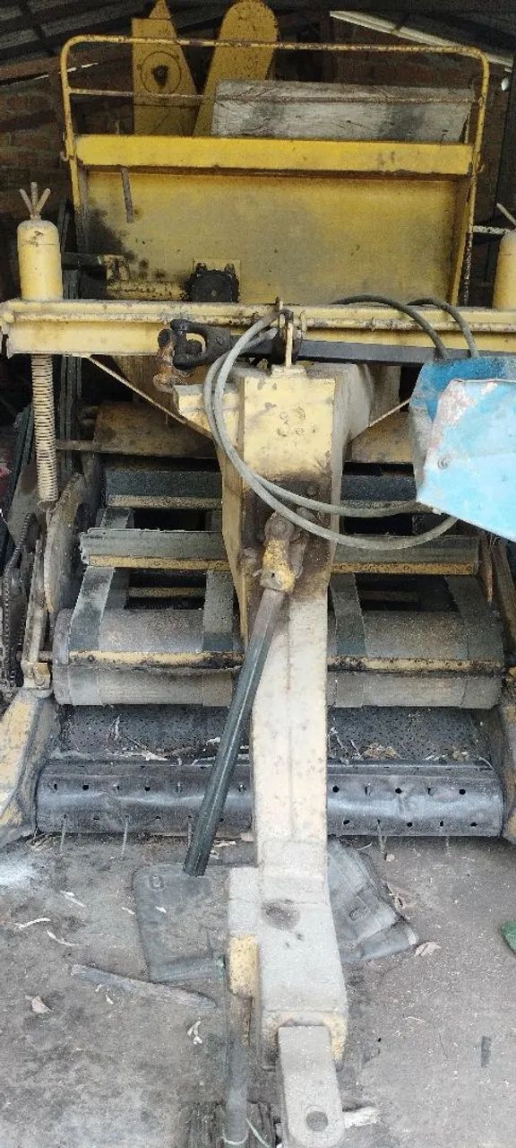 Vendo ou troco Colheitadeira de feijão - Foto 3