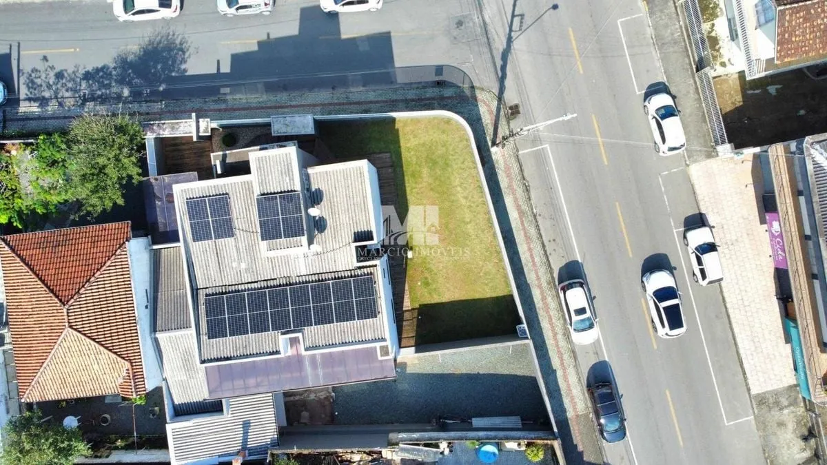 Sobrado para venda possui 296 metros quadrados com 3 quartos em Centro - Barra Velha - SC