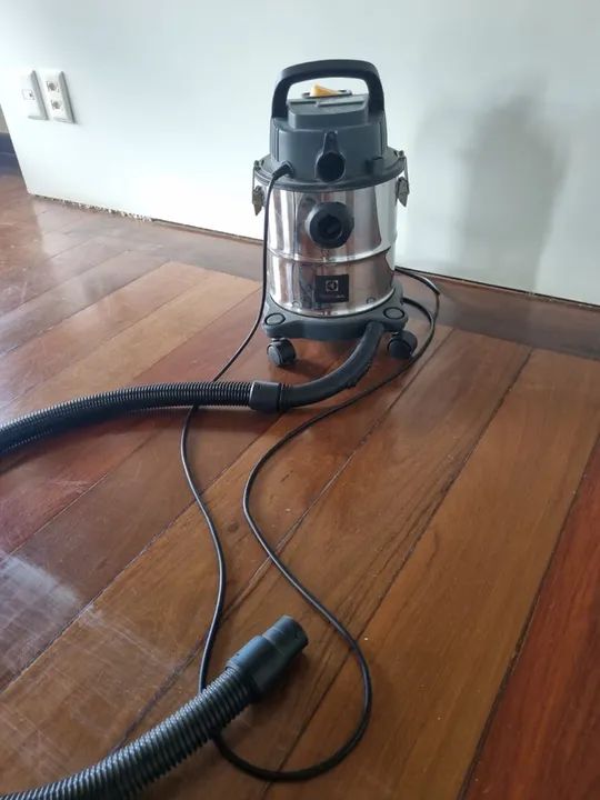 Aspirador de pó Electrolux 12l 1300W