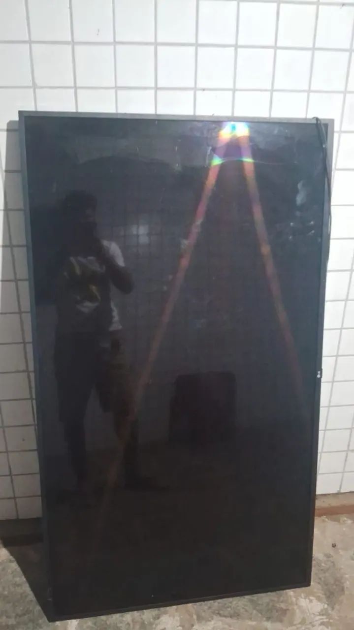 Smartv 65' defeito Tela quebrada