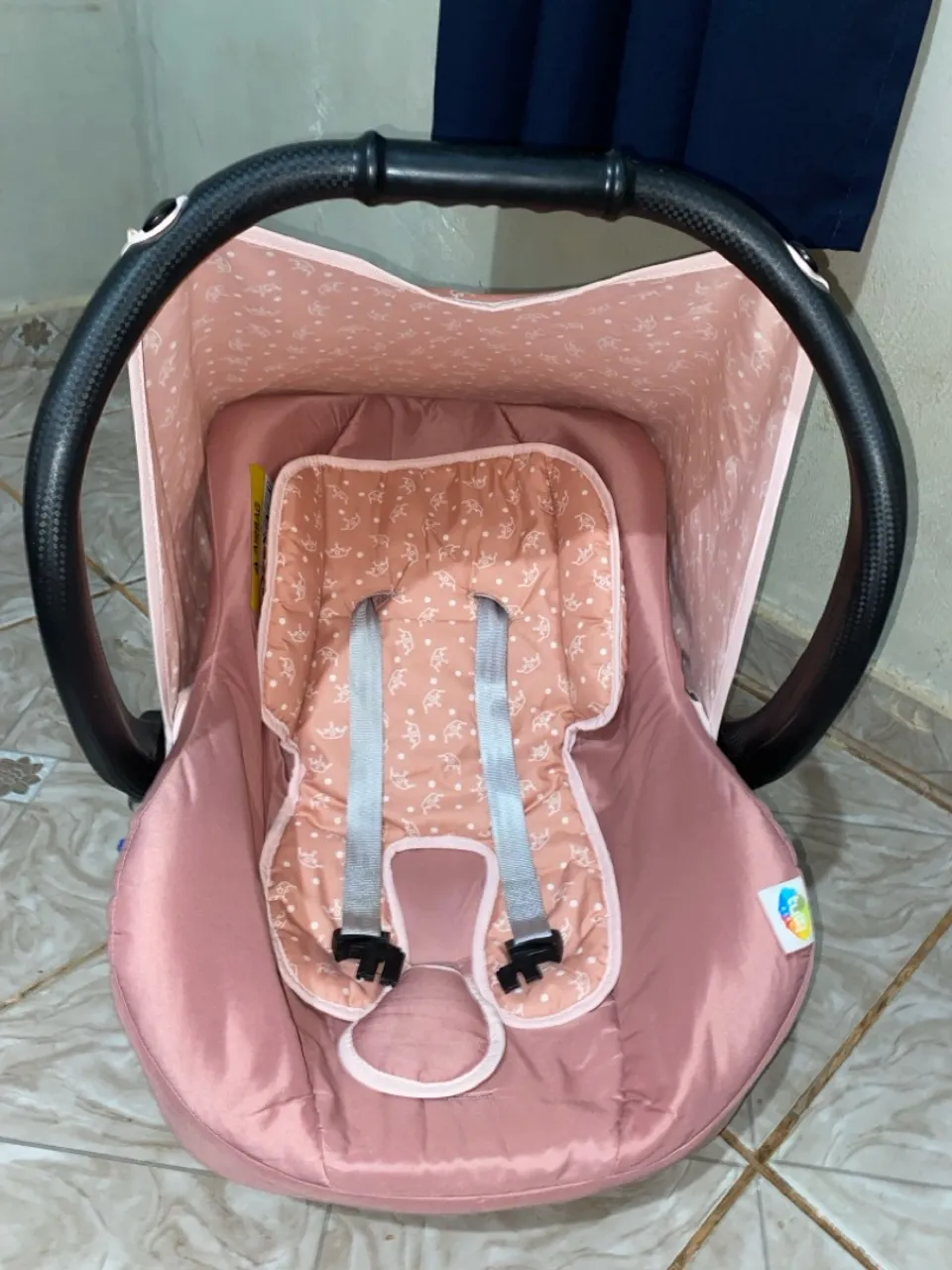 Bebê Conforto Rosa com Design Encantador