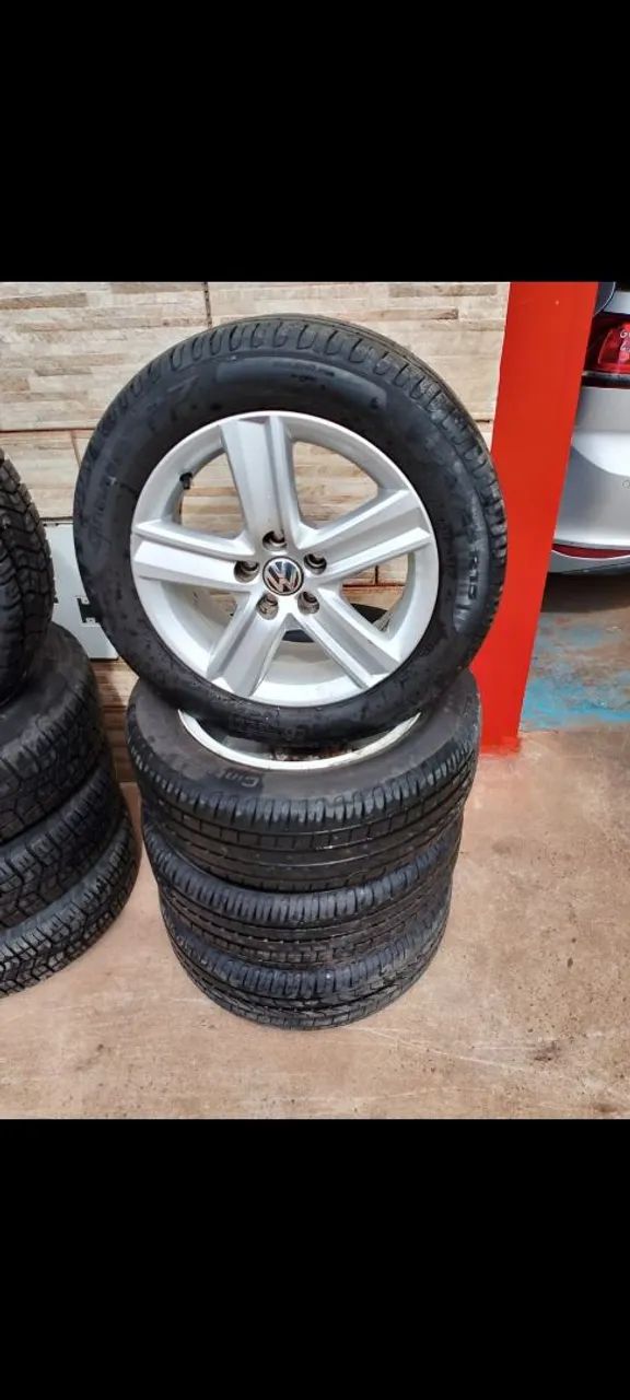 Jogo  de rodas Volkswagen Fox aro 15 disponível sem detalhe 