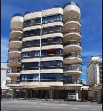 Apartamento de frente para o mar