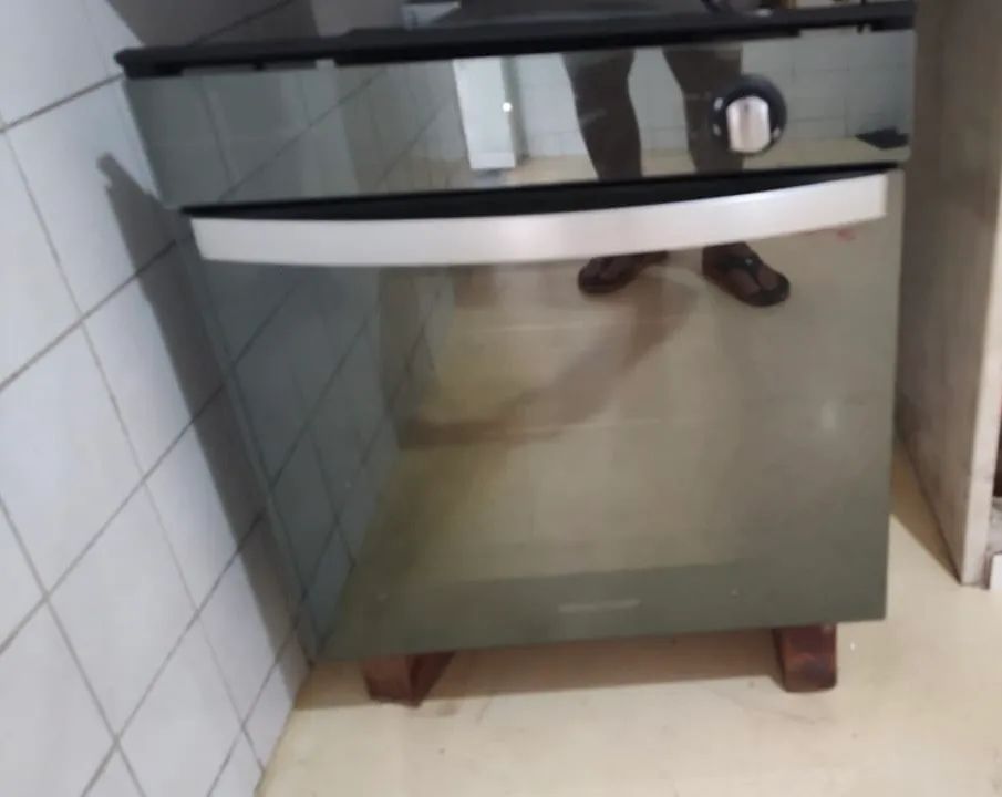 Forno de Embutir a Gás com Grill Elétrico (GLP) BOA84 78L Preto Brastemp 220V