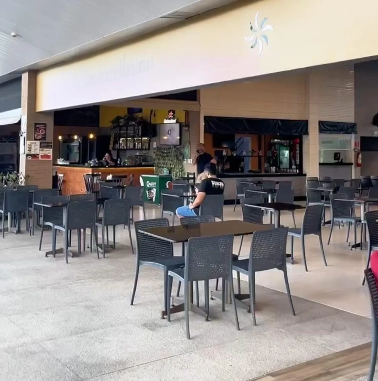 " LOJA FAST FOOD NO EUSÉBIO "