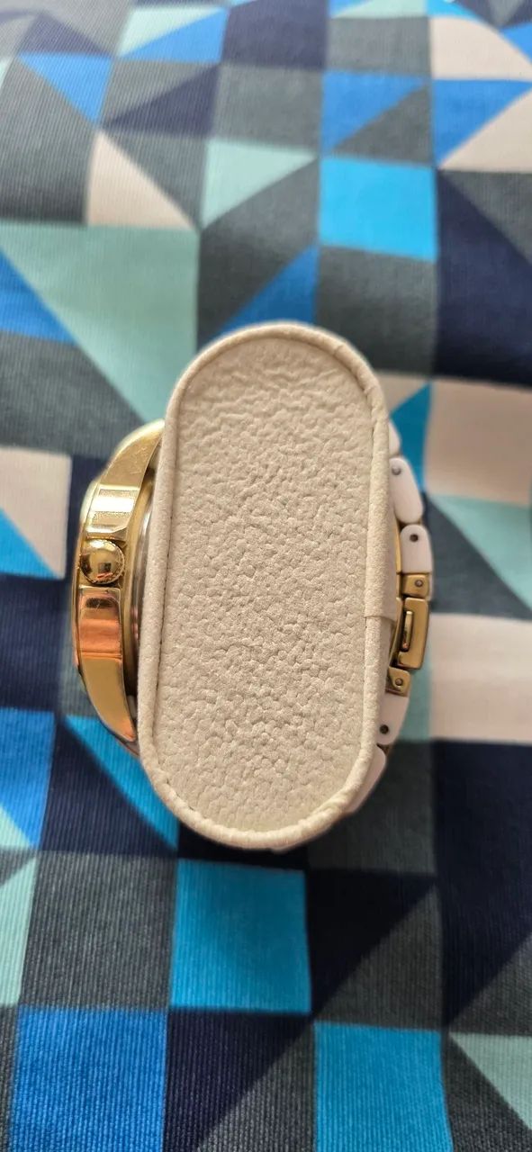 Relógio Tommy Hilfiger Dourado com Detalhes em Strass - Foto 2