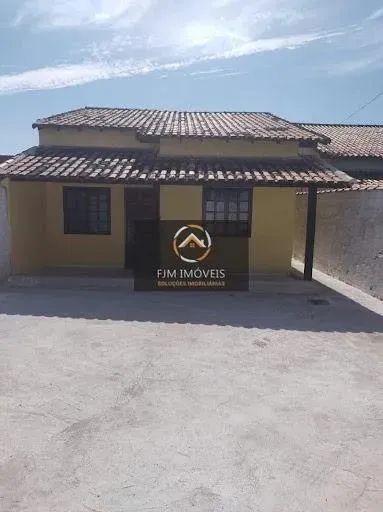 Casa à Venda em Maricá: 2 Dormitórios e 1 Suíte por R$310 mil