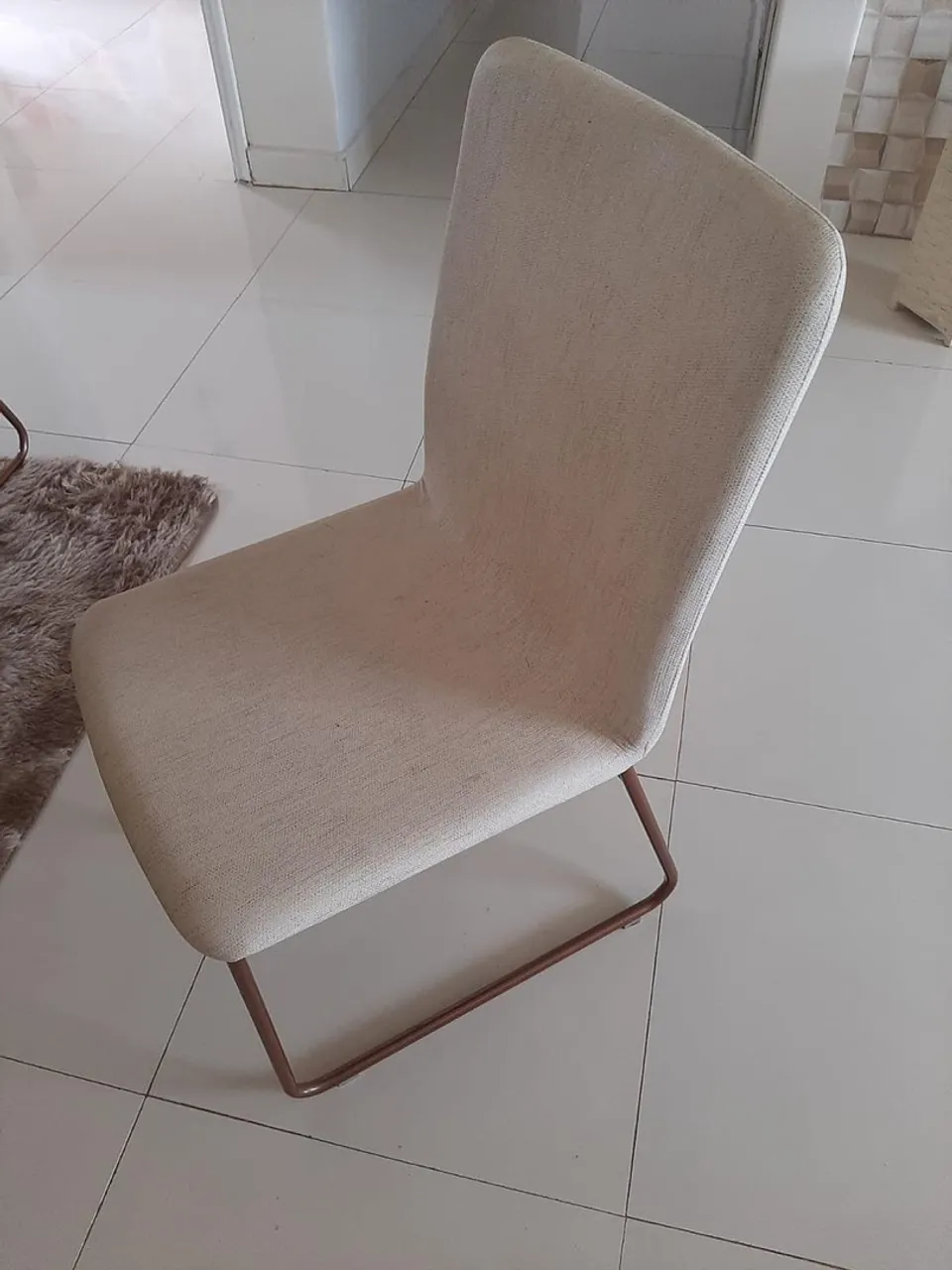 Vendo mesa conjunto com 4 cadeiras de linho